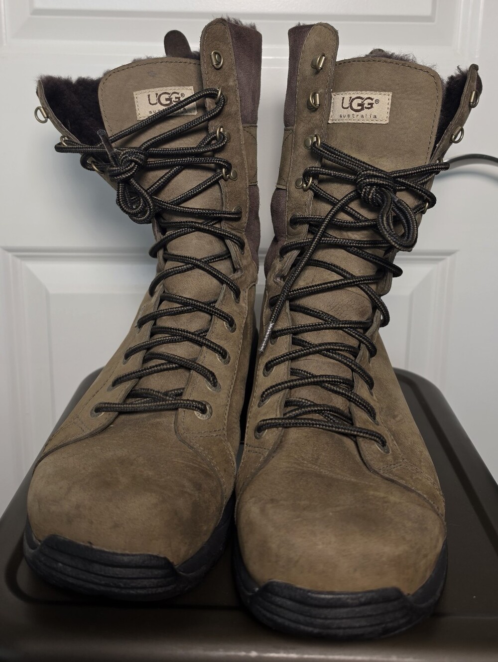 UGG Adirondack Tall Waterproof Sheepskin Boots Men's 11.5 Vibram Snow Hiking